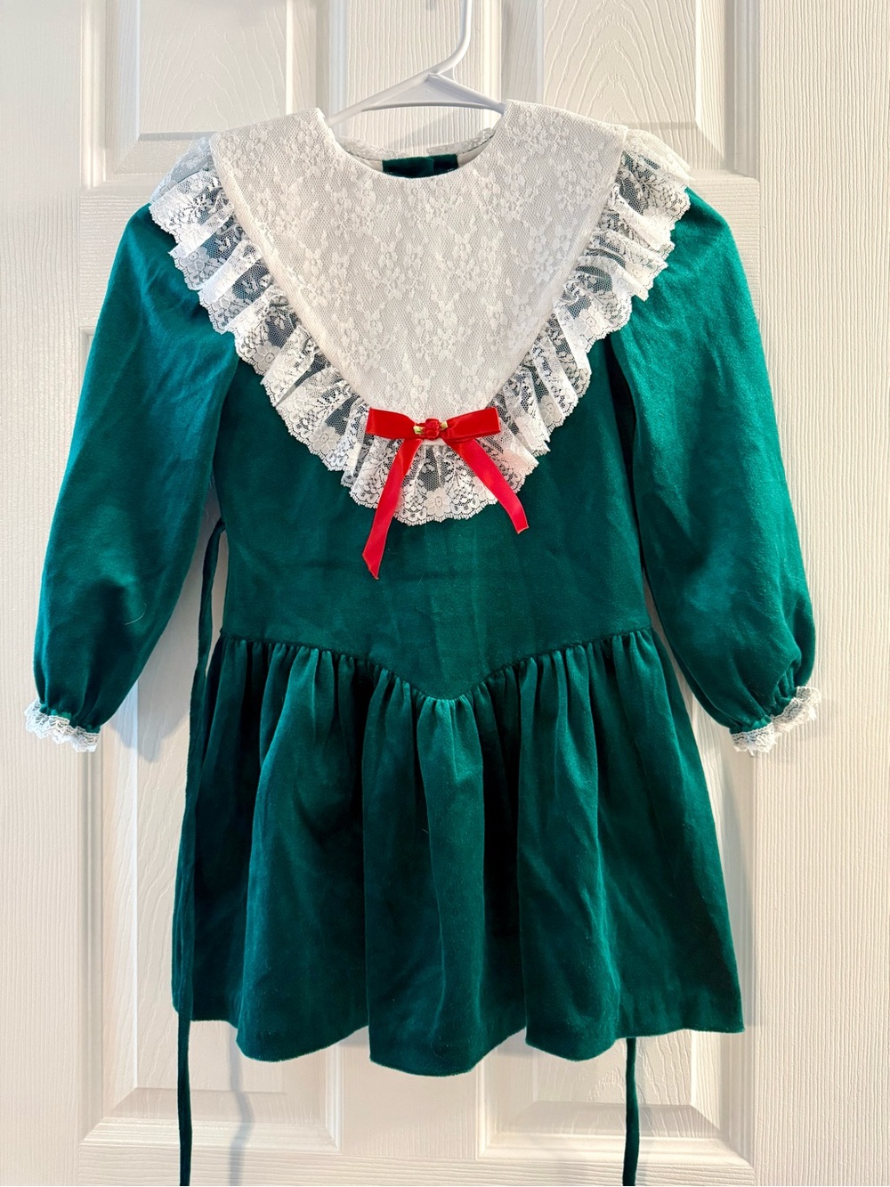 Evy Vintage Green Lace-Trim Holiday Girls Dress with Red Bow Size 6